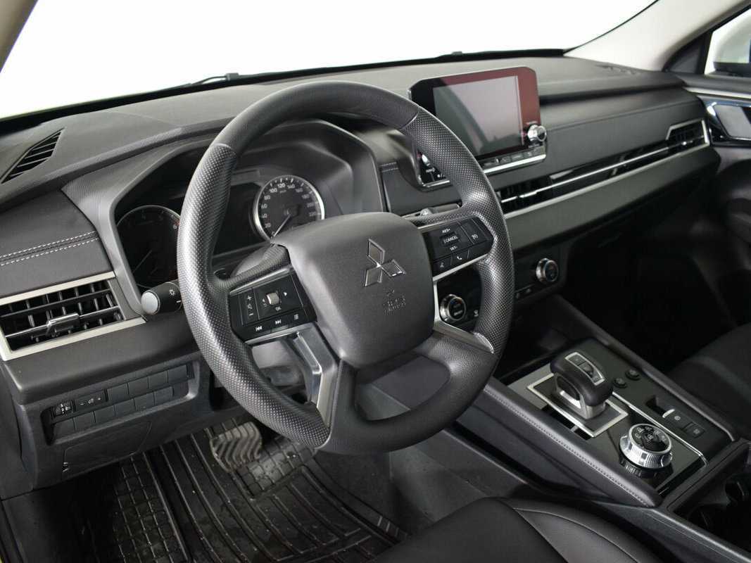 Mitsubishi Outlander с пробегом — 2022 год. Фото: #14