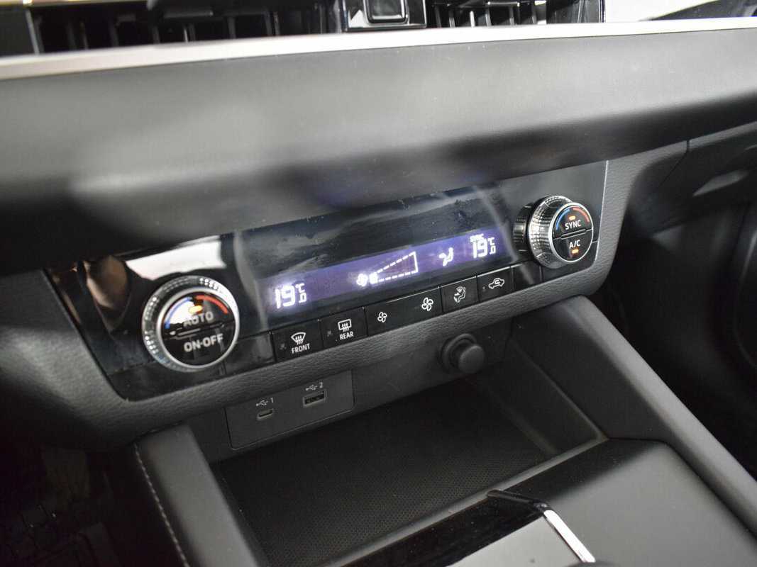 Mitsubishi Outlander с пробегом — 2022 год. Фото: #24