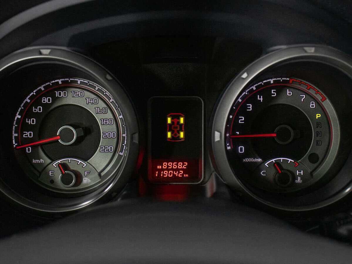 Mitsubishi Pajero с пробегом — 2017 год. Фото: #14