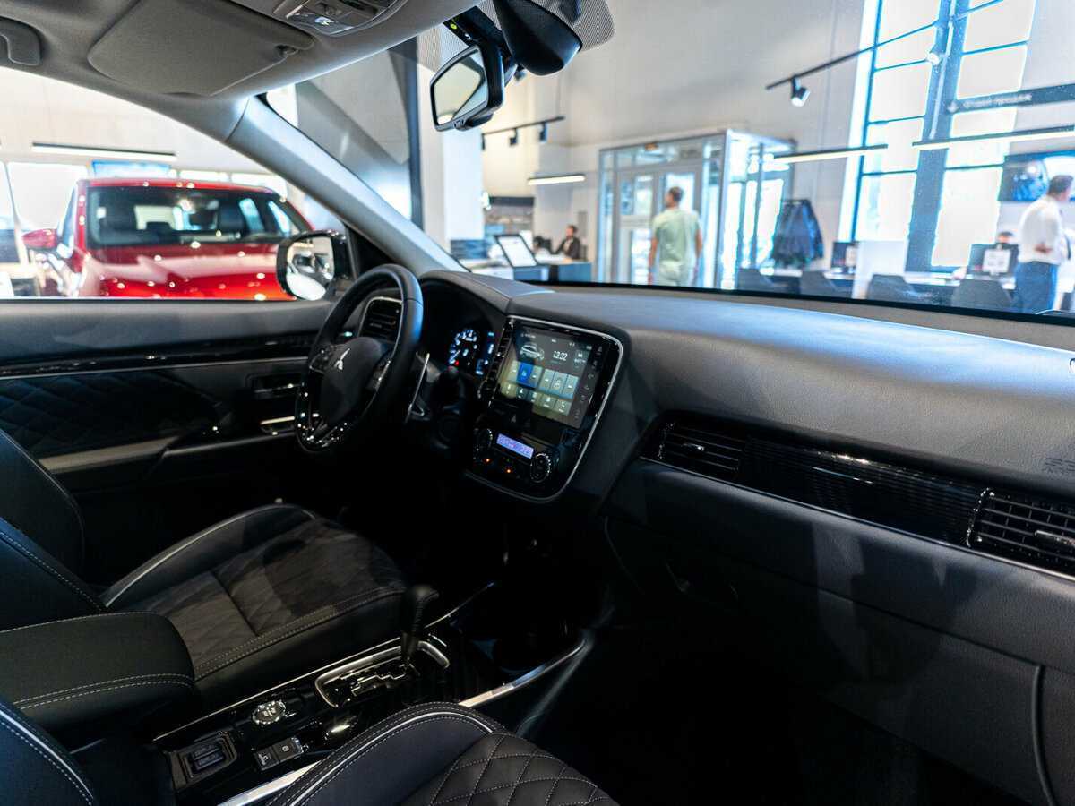 Mitsubishi Outlander с пробегом — 2022 год. Фото: #10
