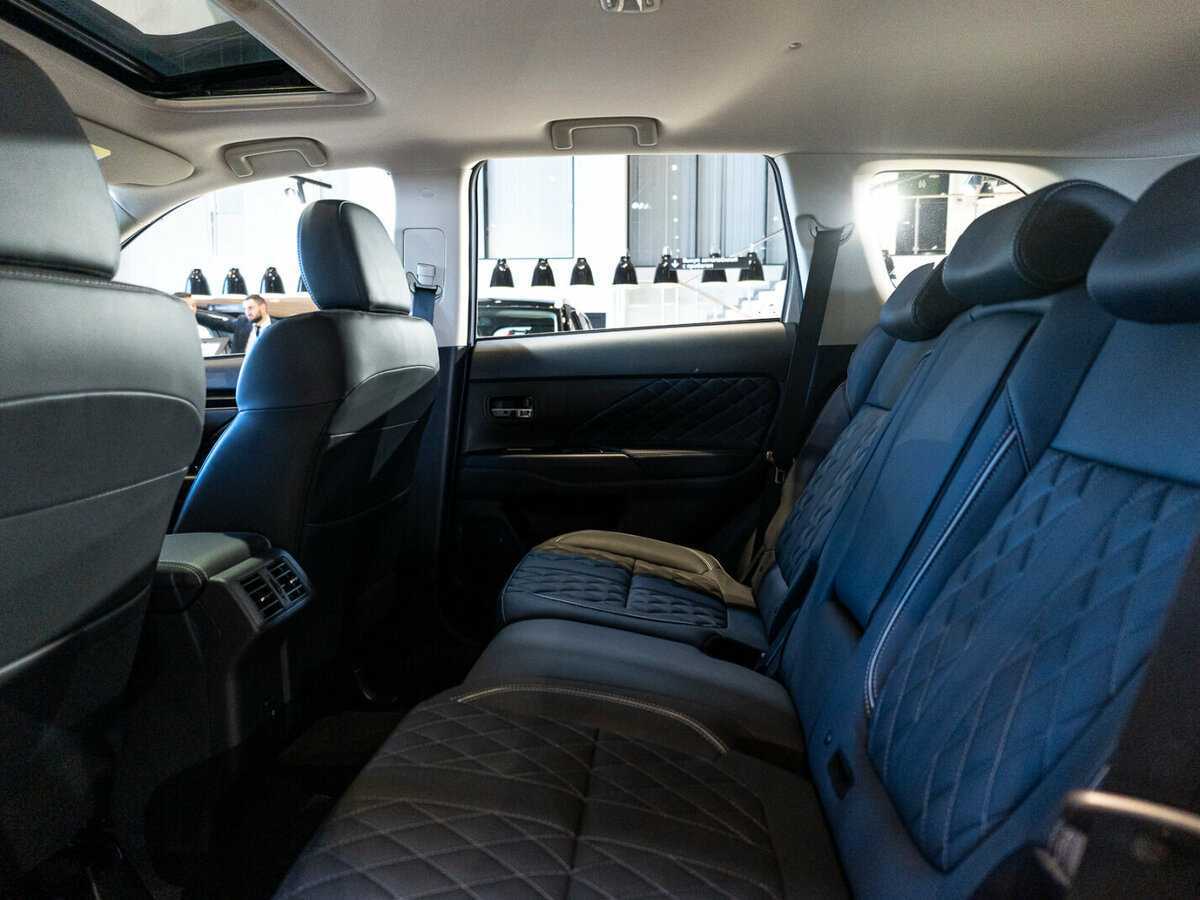 Mitsubishi Outlander с пробегом — 2022 год. Фото: #12