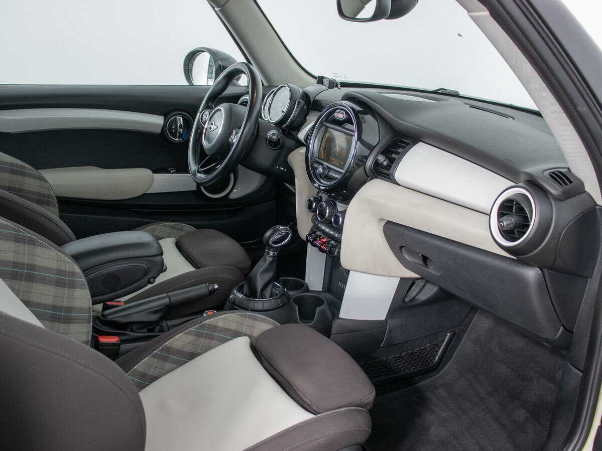 Mini Hatch с пробегом — 2014 год. Фото: #8