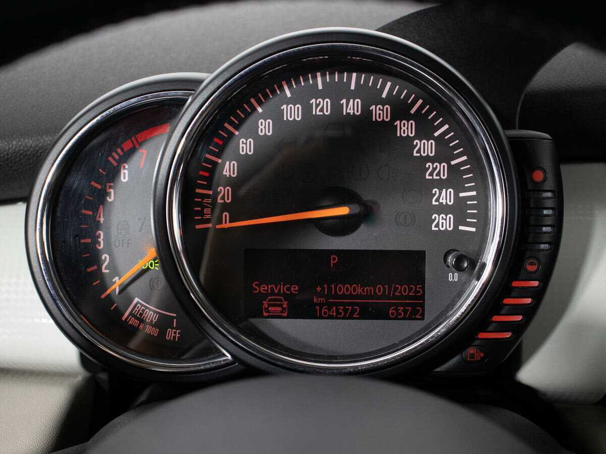 Mini Hatch с пробегом — 2014 год. Фото: #11