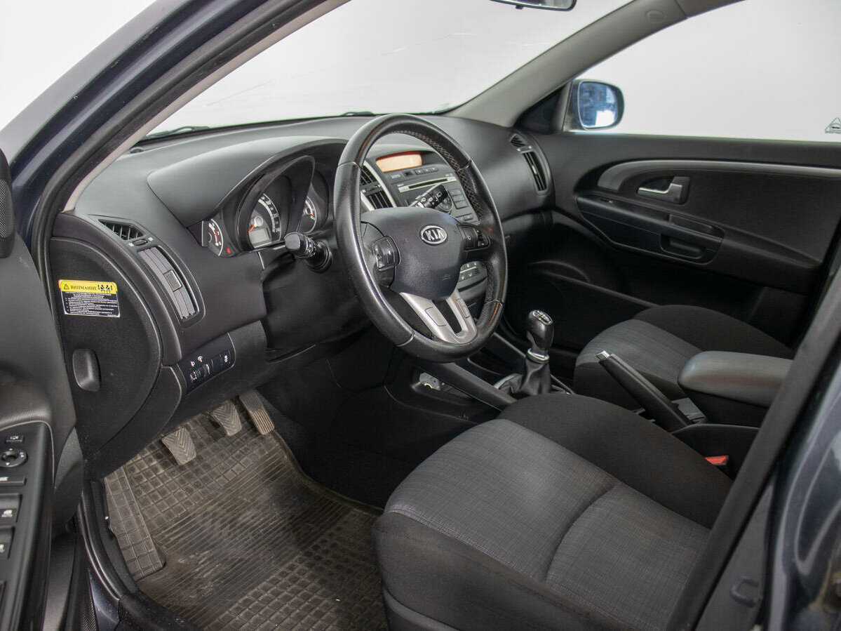 Kia Ceed с пробегом — 2010 год. Фото: #9