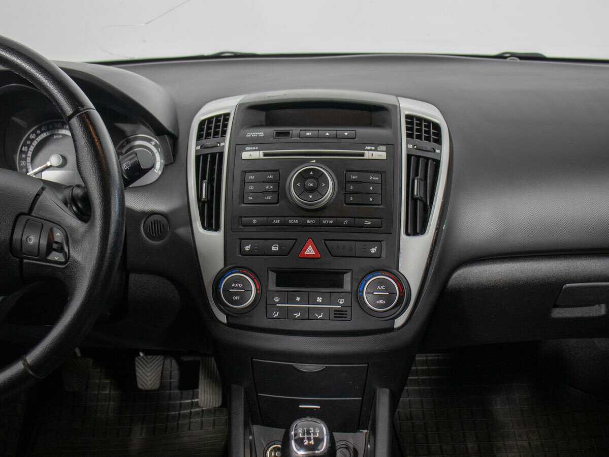 Kia Ceed с пробегом — 2010 год. Фото: #13