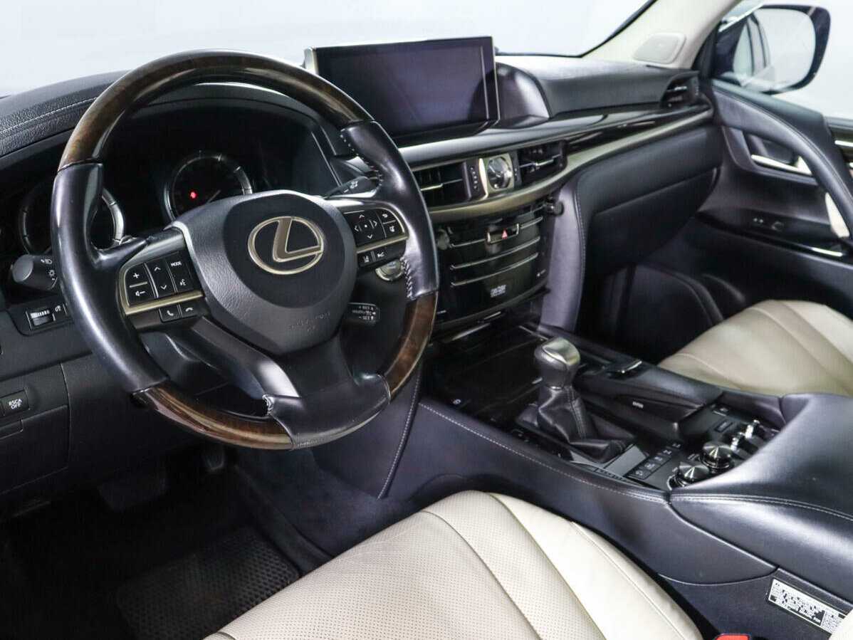 Lexus LX с пробегом — 2015 год. Фото: #10