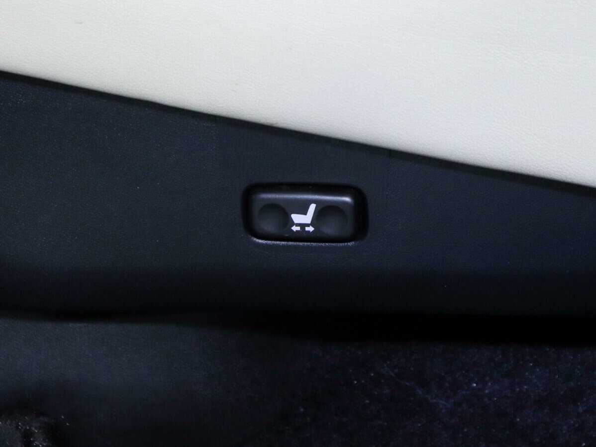 Lexus LX с пробегом — 2015 год. Фото: #12