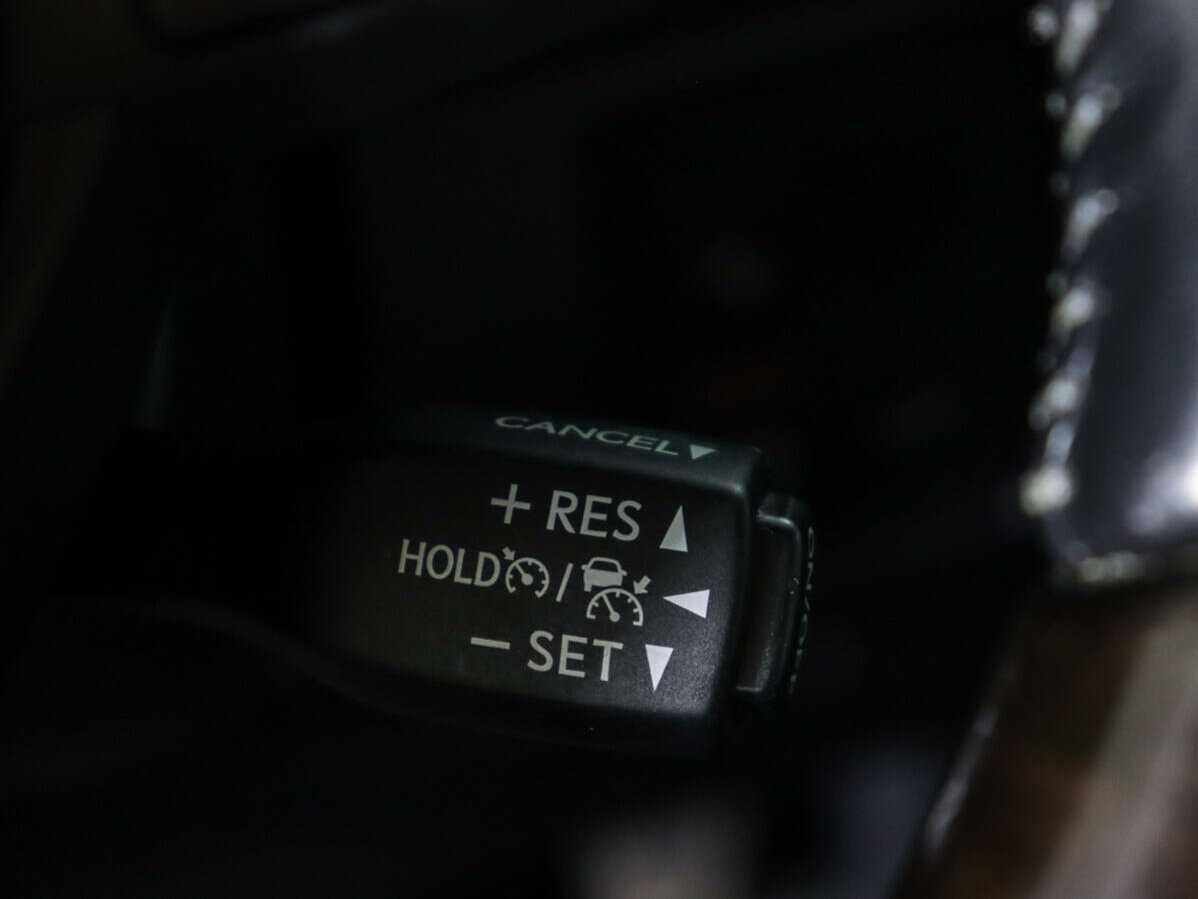 Lexus LX с пробегом — 2015 год. Фото: #17