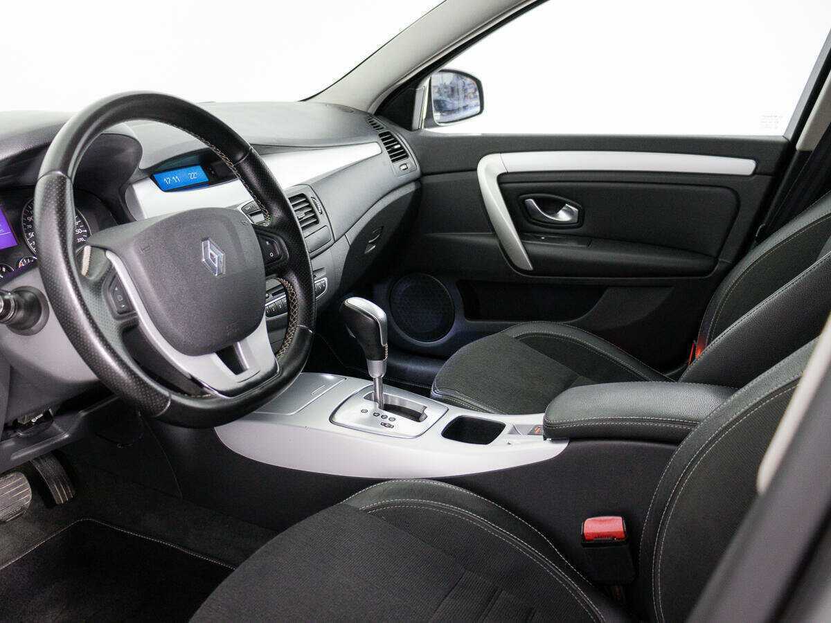 Renault Laguna с пробегом — 2008 год. Фото: #9