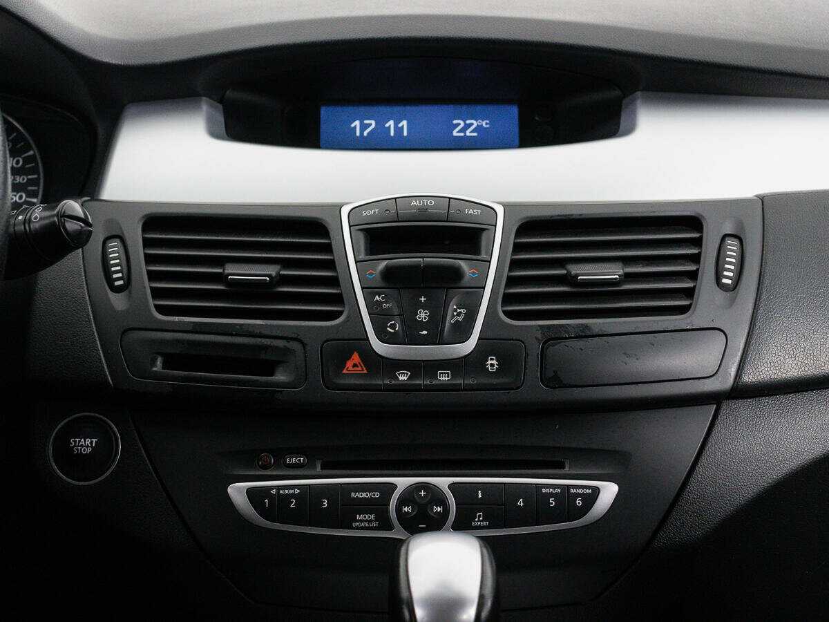 Renault Laguna с пробегом — 2008 год. Фото: #13