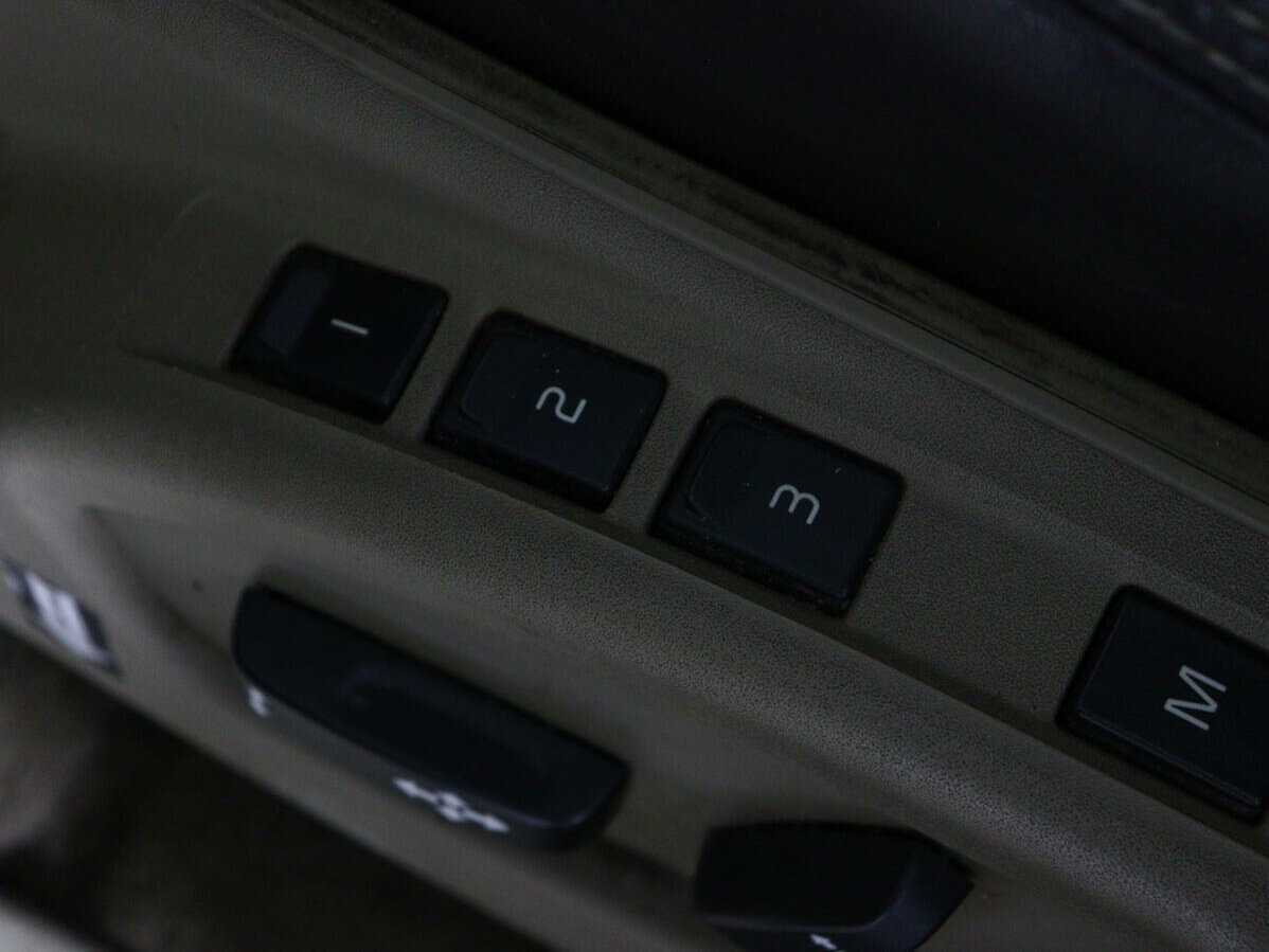 Volvo XC60 с пробегом — 2010 год. Фото: #12