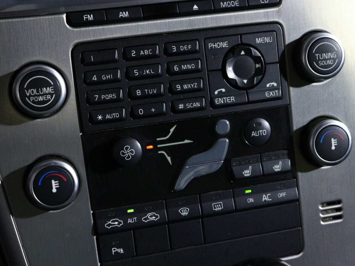 Volvo XC60 с пробегом — 2010 год. Фото: #13