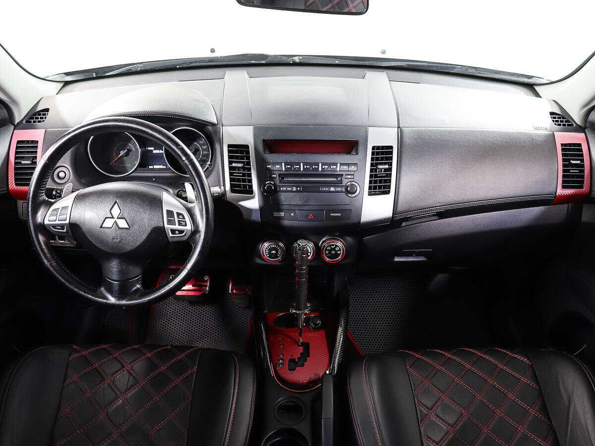 Mitsubishi Outlander с пробегом — 2011 год. Фото: #10