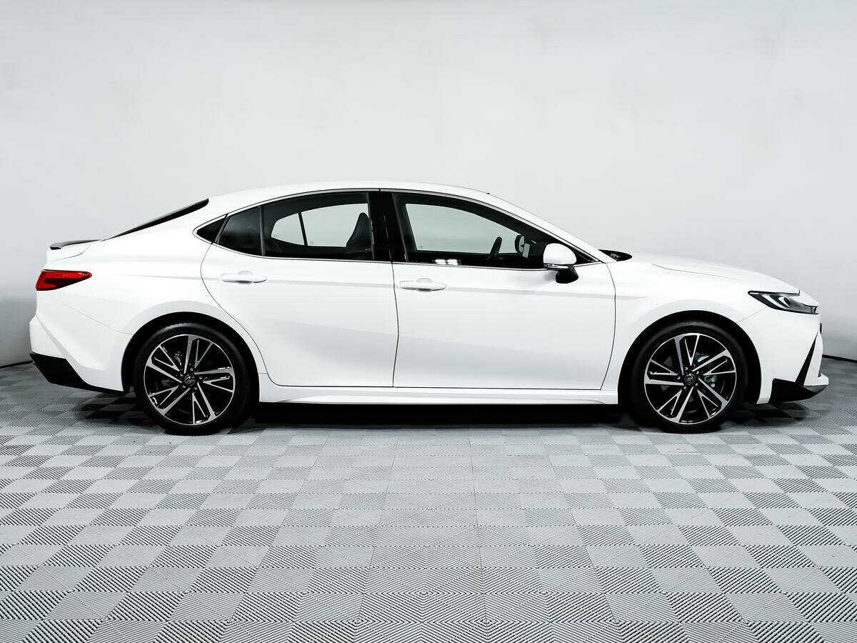 Toyota Camry с пробегом — 2024 год. Фото: #3