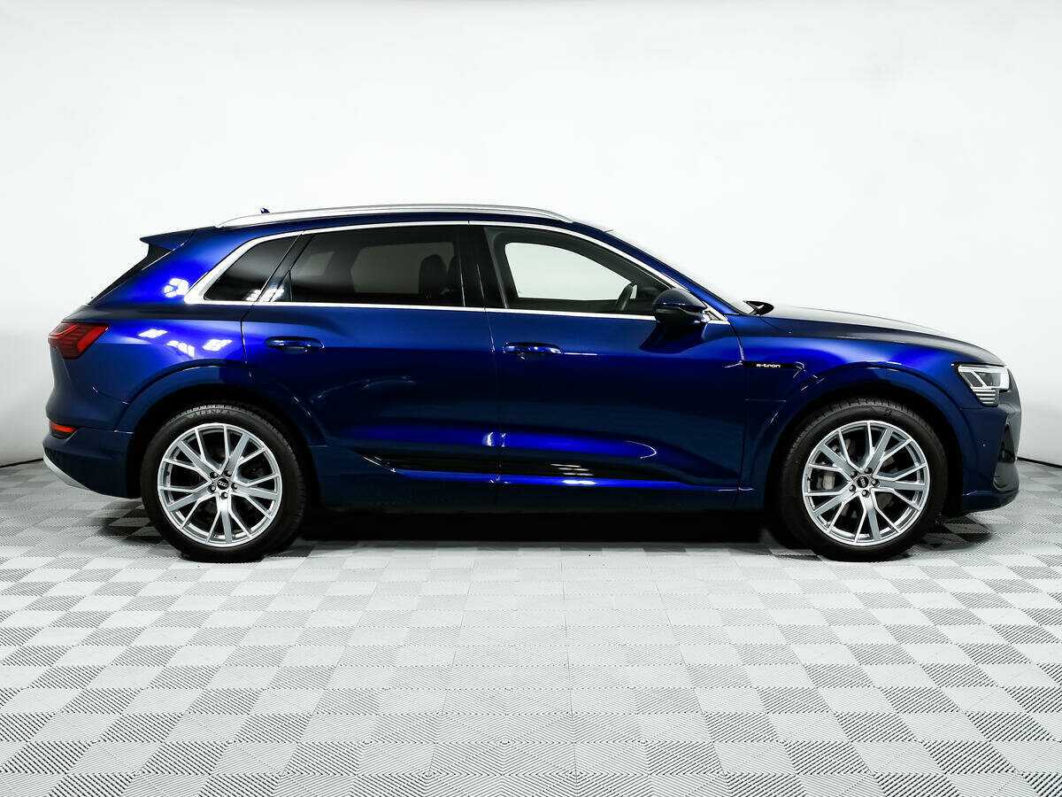 Audi e-tron с пробегом — 2022 год. Фото: #3