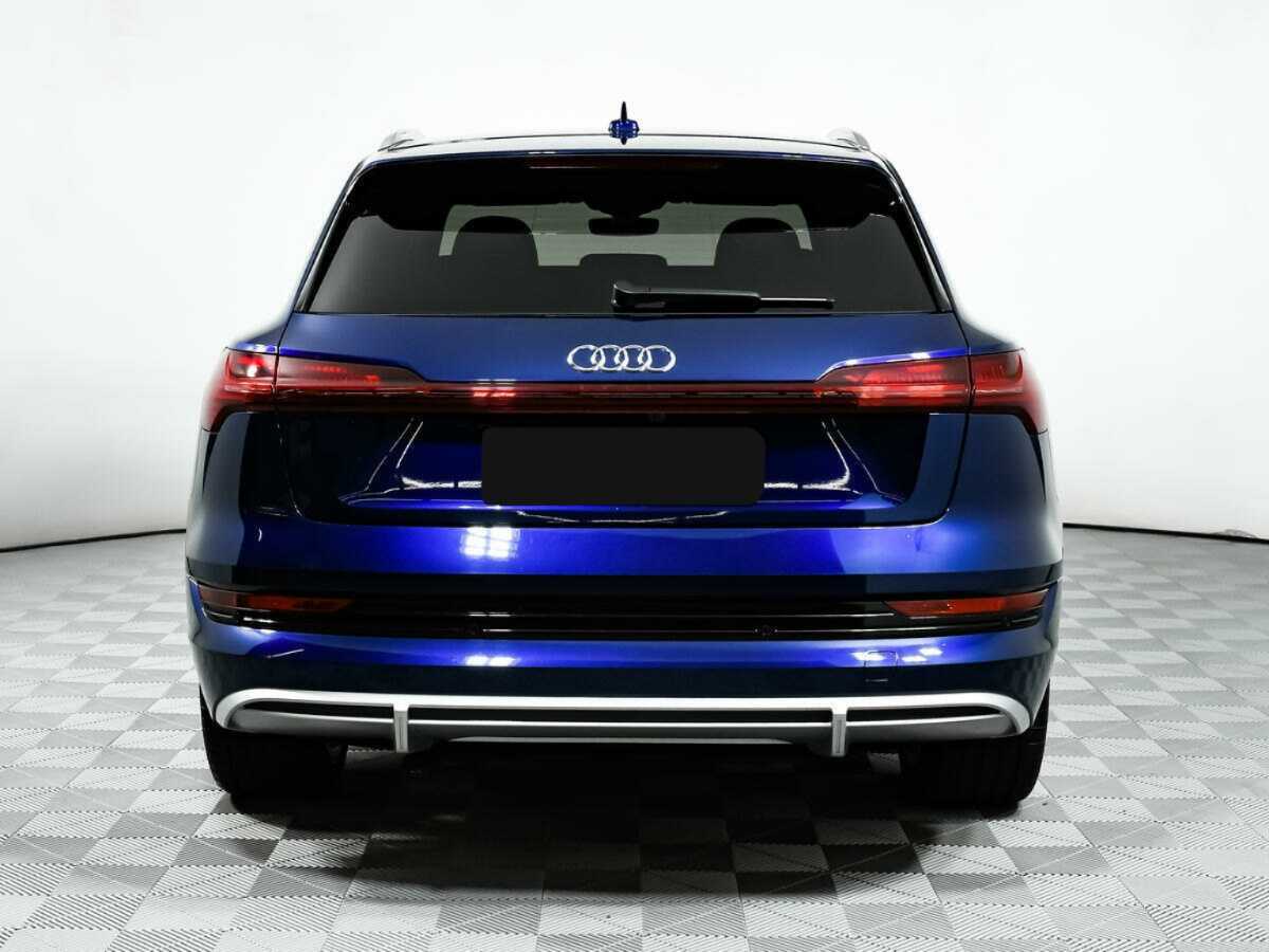 Audi e-tron с пробегом — 2022 год. Фото: #5