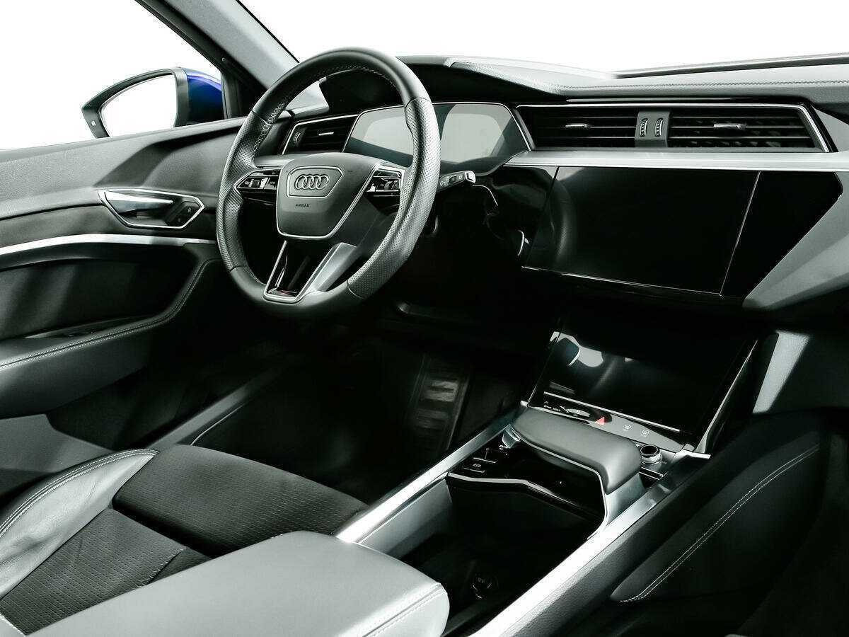 Audi e-tron с пробегом — 2022 год. Фото: #10