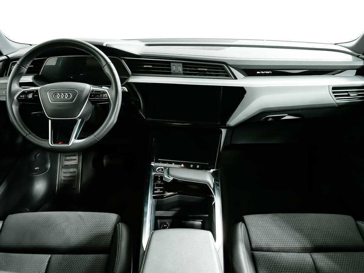 Audi e-tron с пробегом — 2022 год. Фото: #12