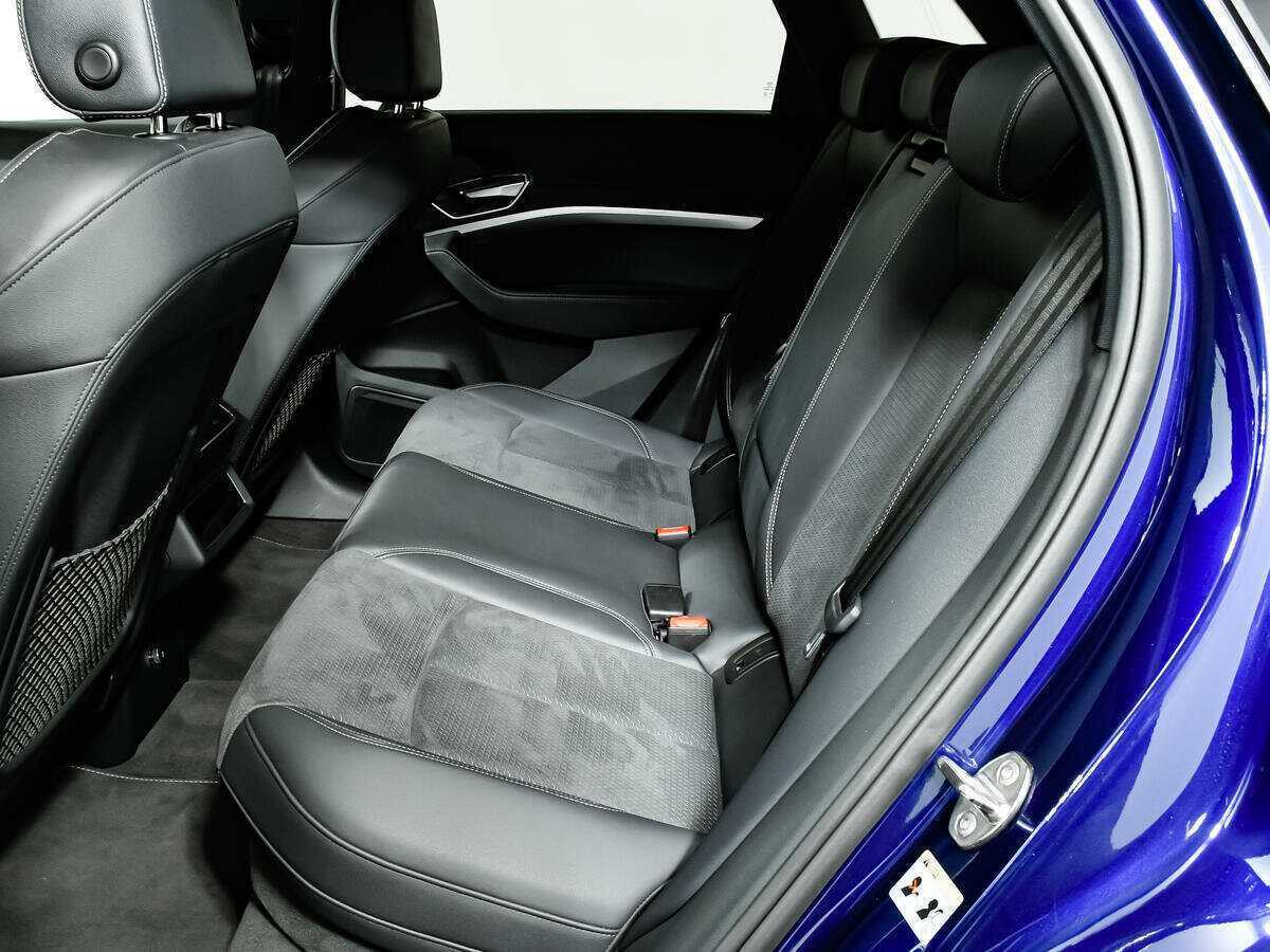 Audi e-tron с пробегом — 2022 год. Фото: #13