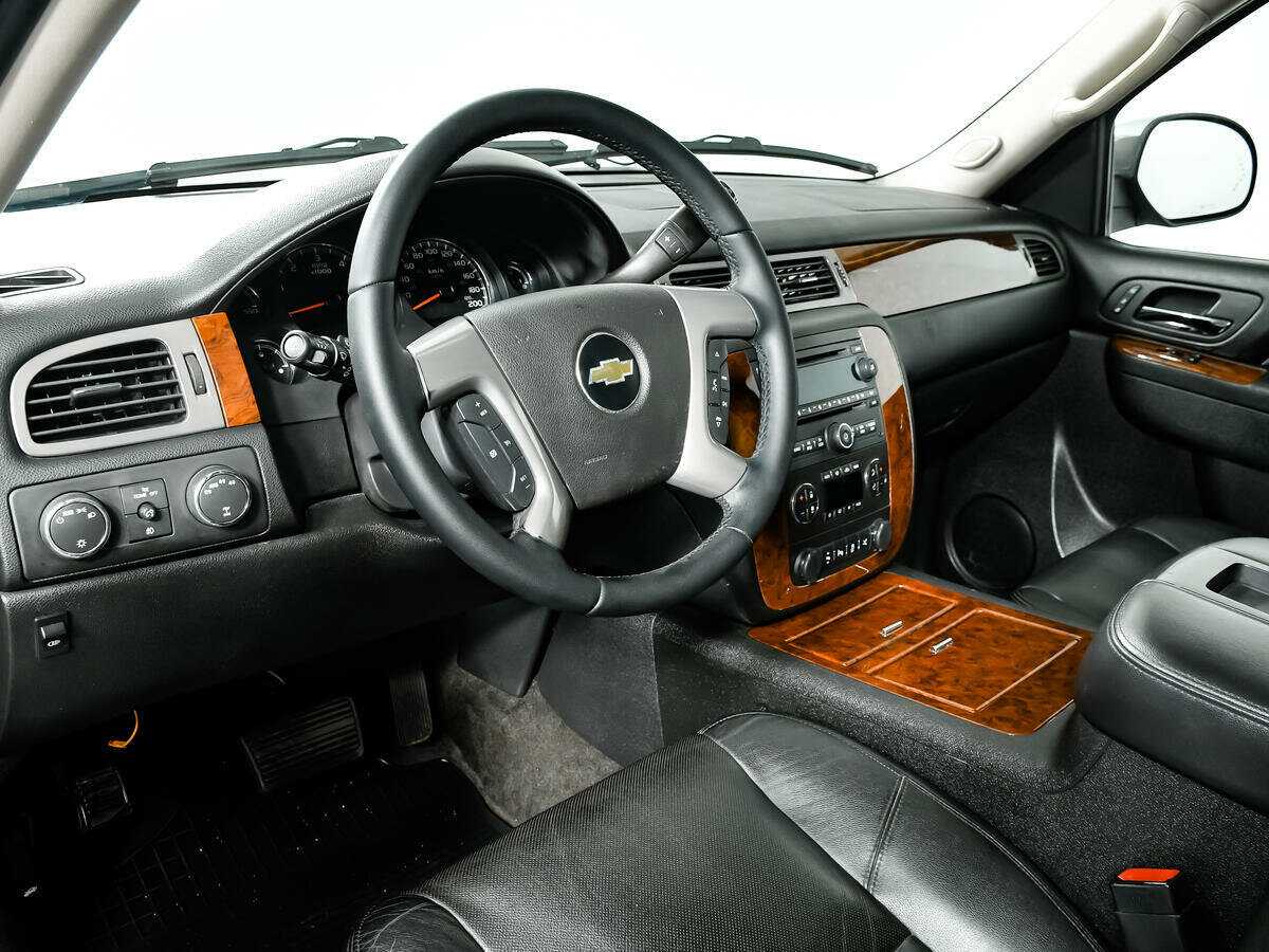 Chevrolet Tahoe с пробегом — 2012 год. Фото: #10