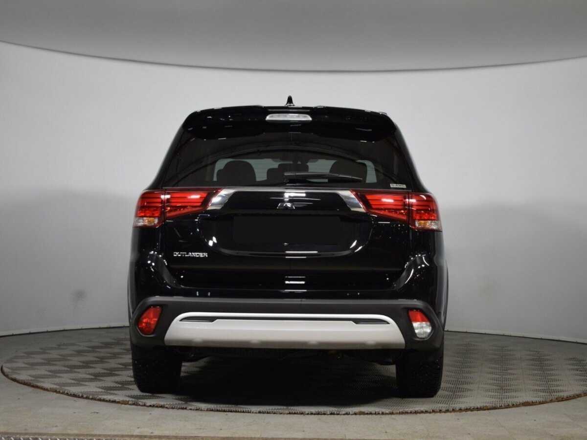 Mitsubishi Outlander с пробегом — 2022 год. Фото: #4