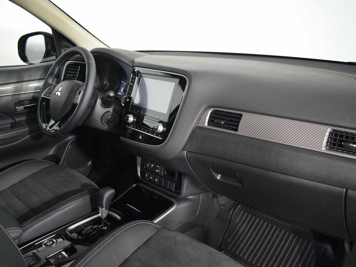 Mitsubishi Outlander с пробегом — 2022 год. Фото: #7