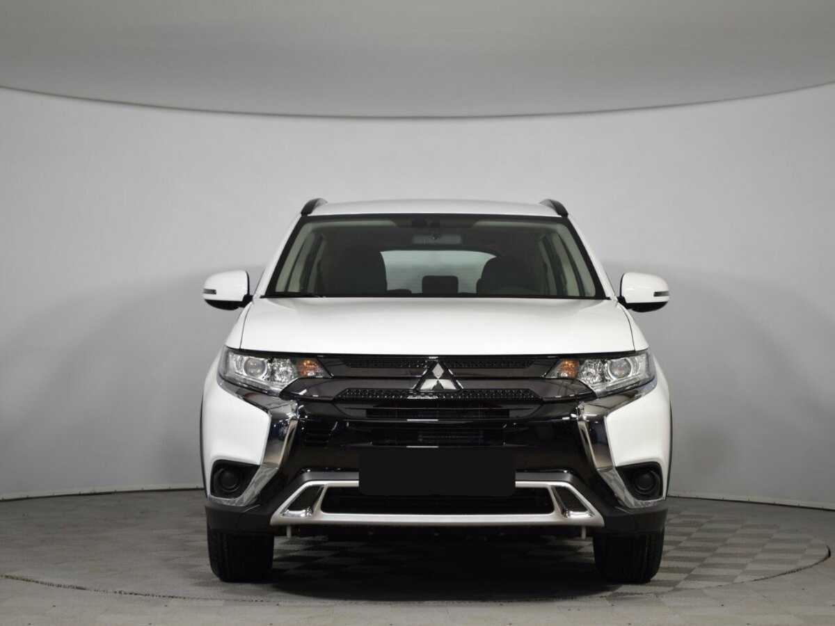Mitsubishi Outlander с пробегом — 2022 год. Фото: #1