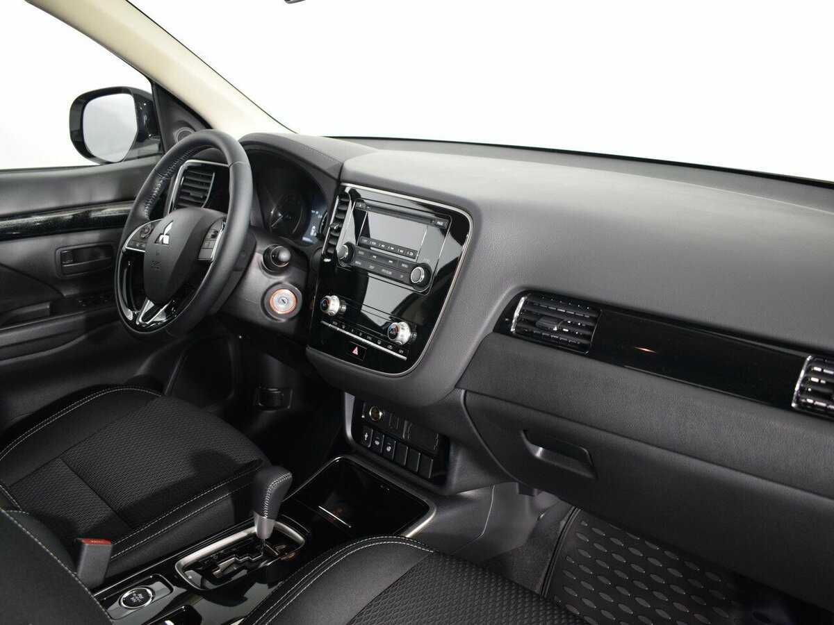 Mitsubishi Outlander с пробегом — 2022 год. Фото: #7