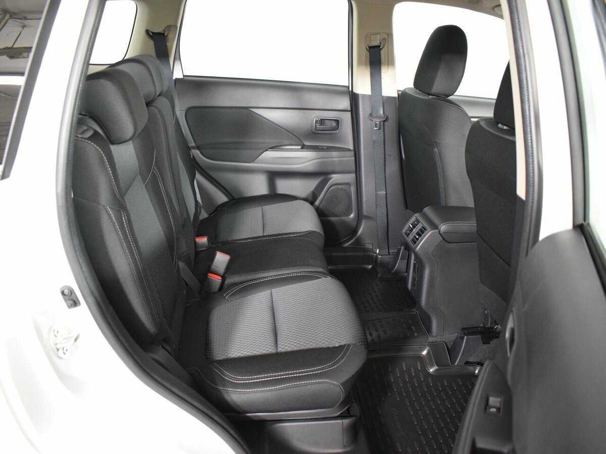 Mitsubishi Outlander с пробегом — 2022 год. Фото: #8