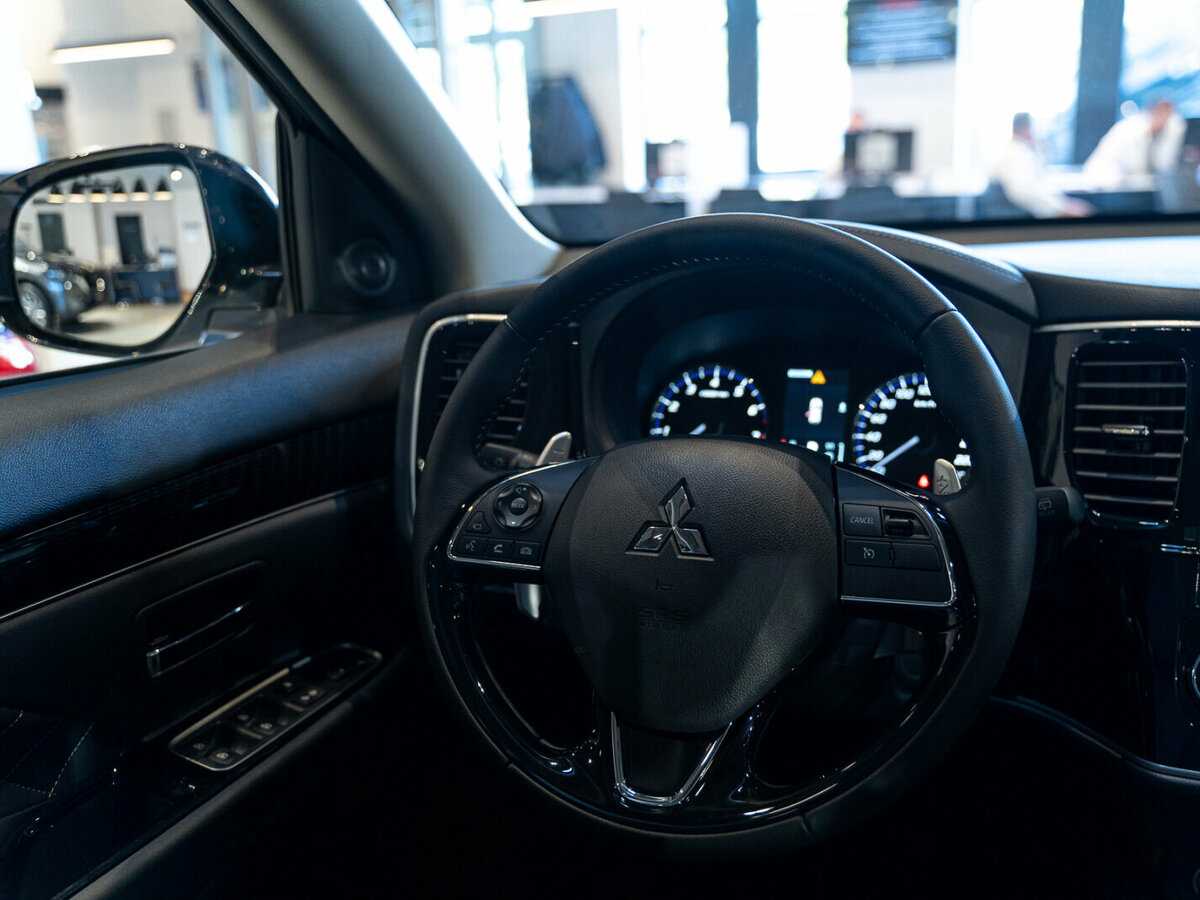 Mitsubishi Outlander с пробегом — 2022 год. Фото: #18