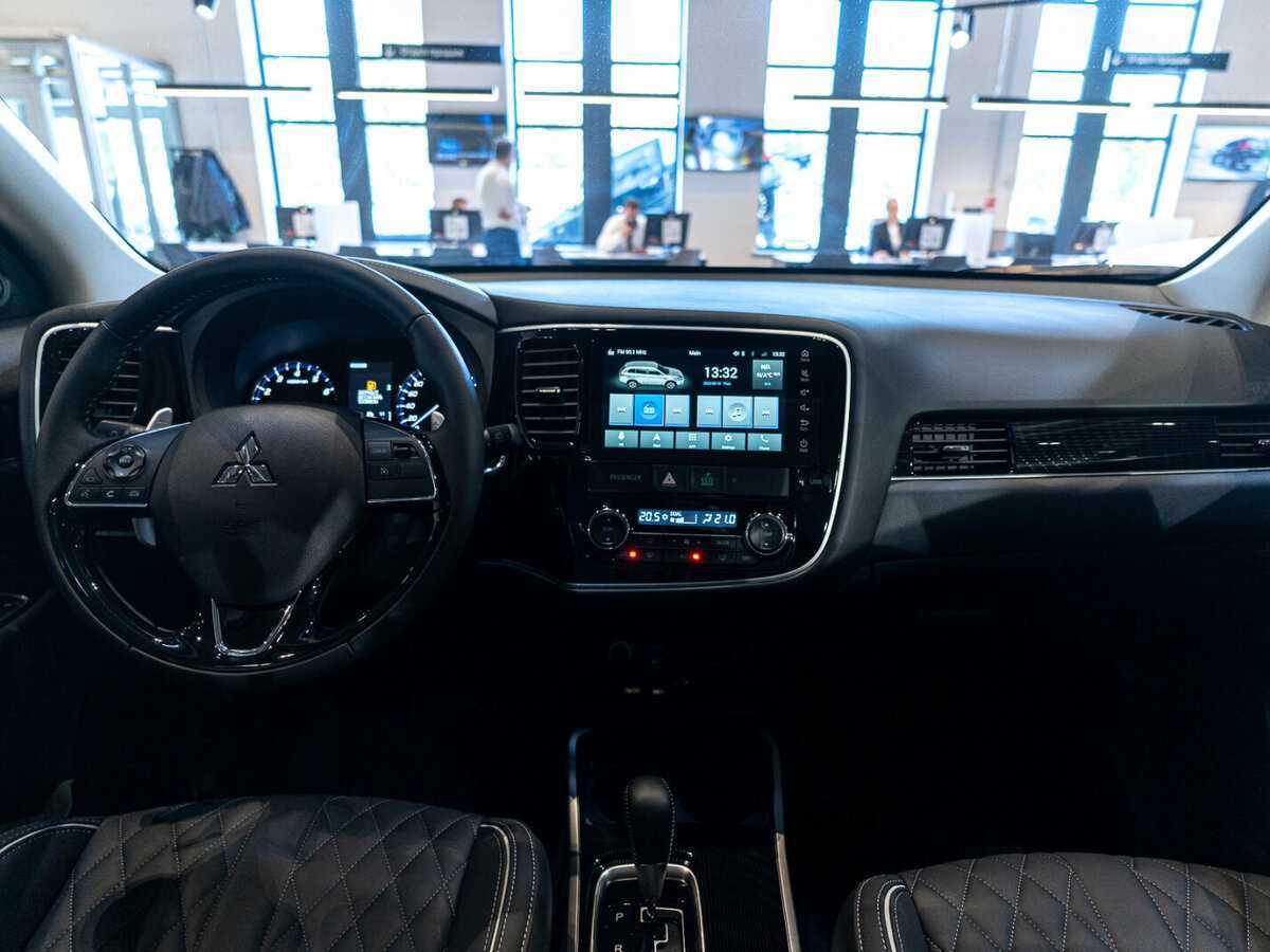Mitsubishi Outlander с пробегом — 2022 год. Фото: #11