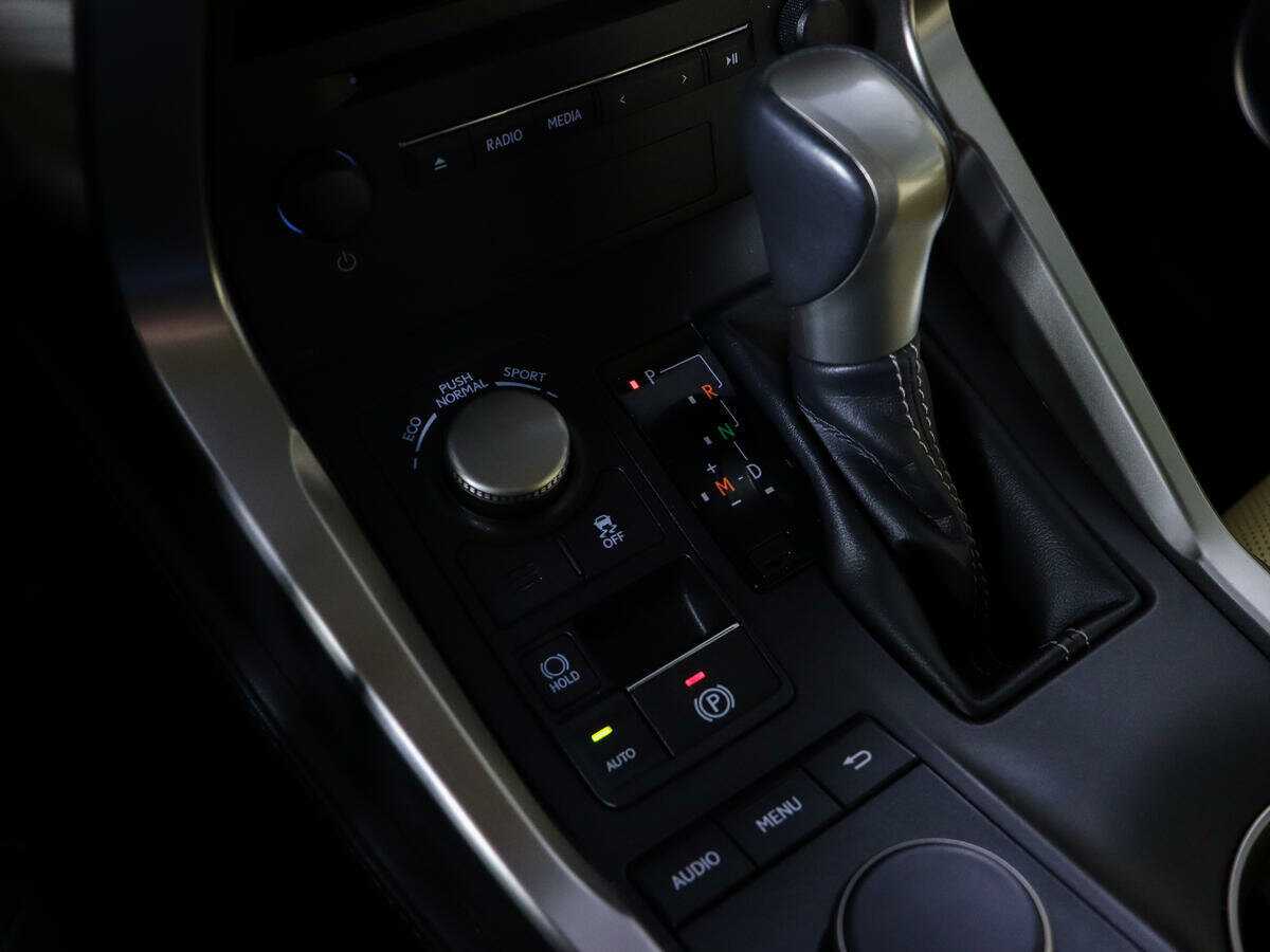 Lexus NX с пробегом — 2016 год. Фото: #14