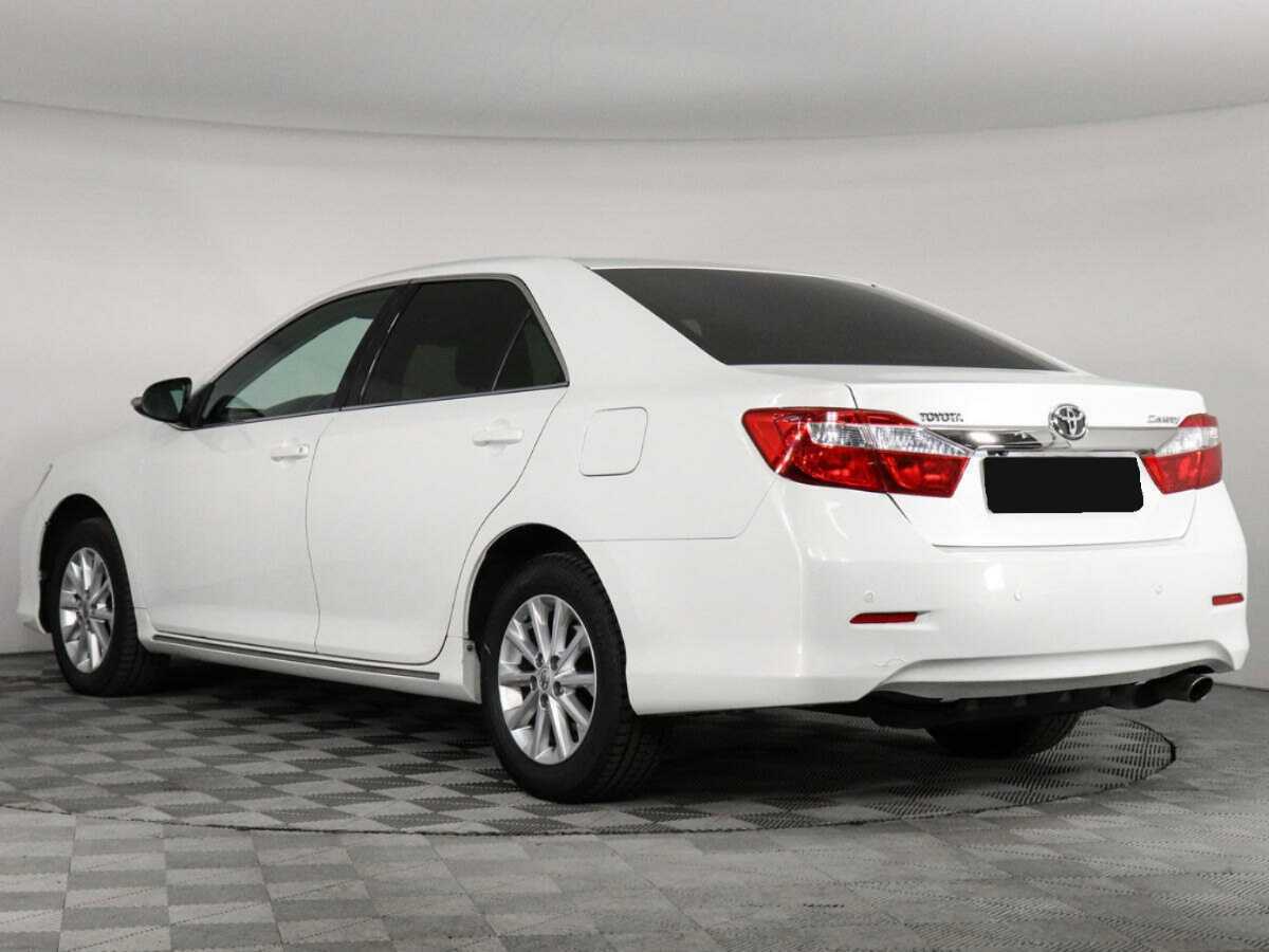 Toyota Camry с пробегом — 2014 год. Фото: #6