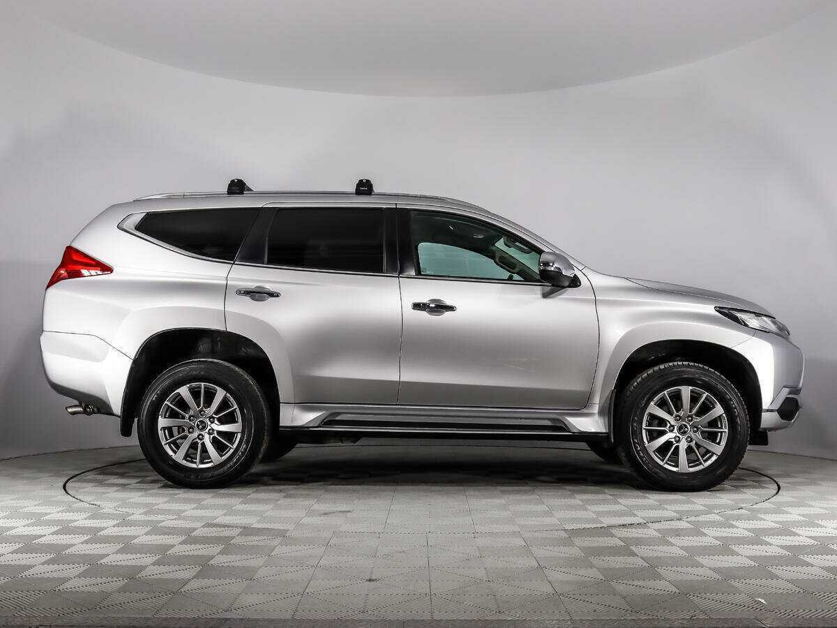 Mitsubishi Pajero Sport с пробегом — 2020 год. Фото: #3