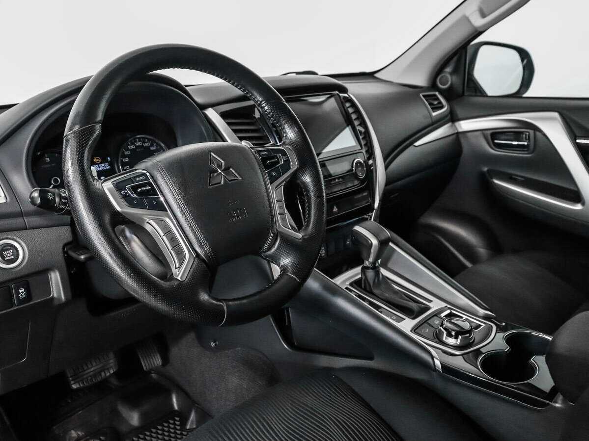 Mitsubishi Pajero Sport с пробегом — 2020 год. Фото: #8