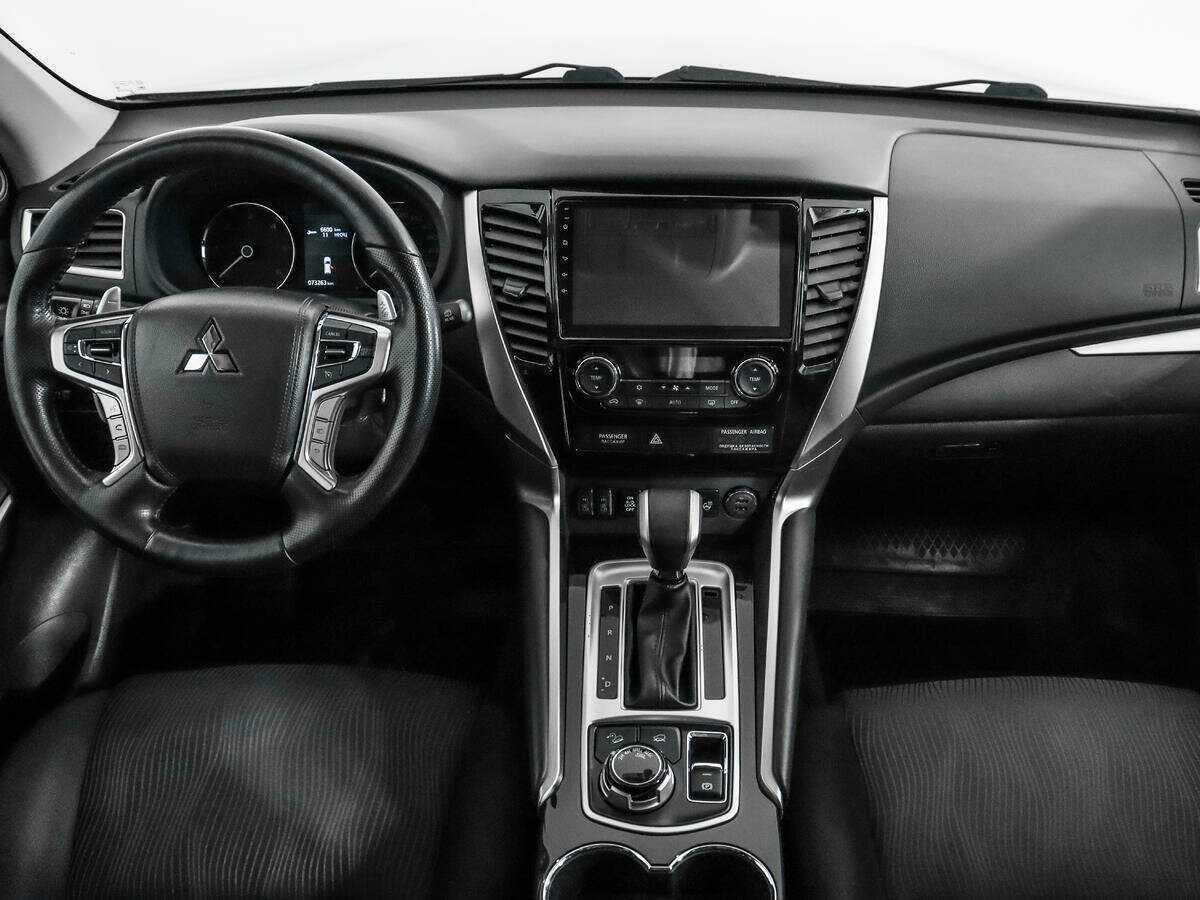 Mitsubishi Pajero Sport с пробегом — 2020 год. Фото: #12