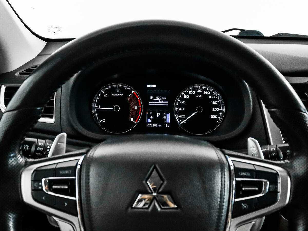 Mitsubishi Pajero Sport с пробегом — 2020 год. Фото: #16