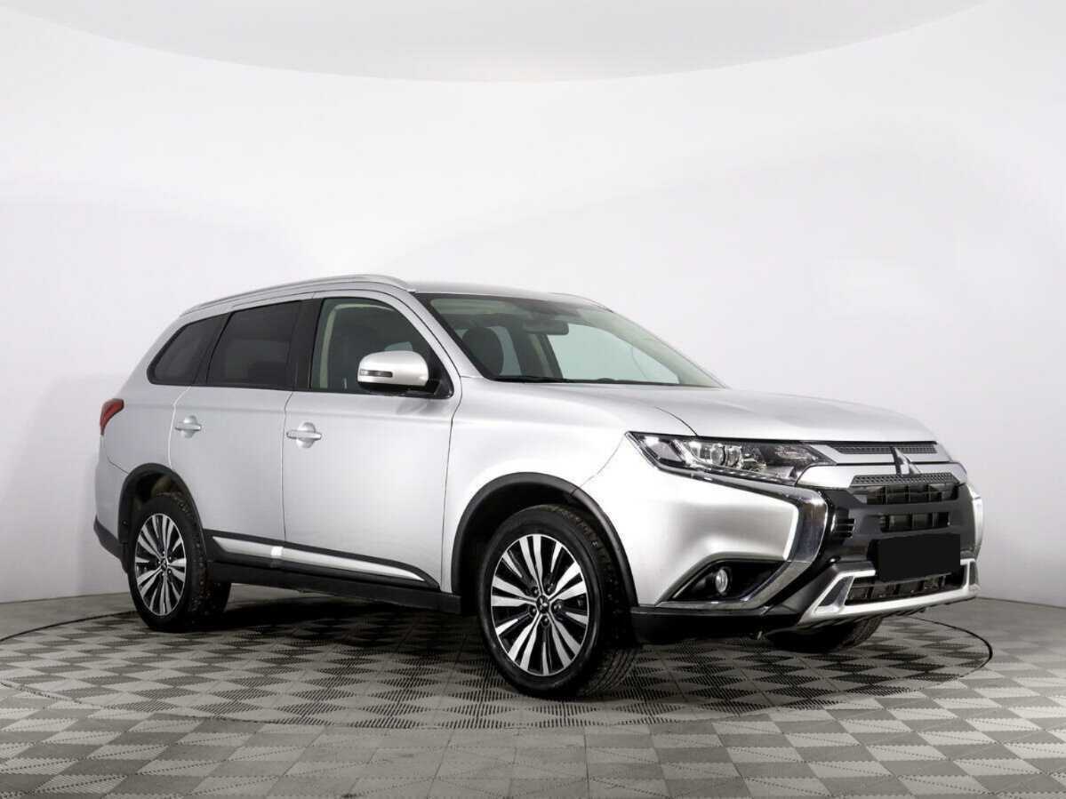Mitsubishi Outlander с пробегом — 2019 год. Фото: #2