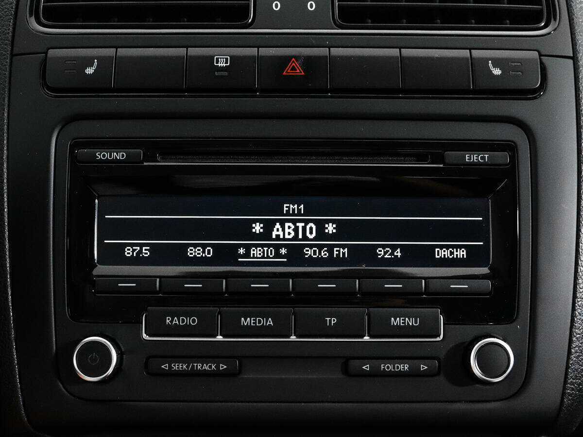 Volkswagen Polo с пробегом — 2012 год. Фото: #12