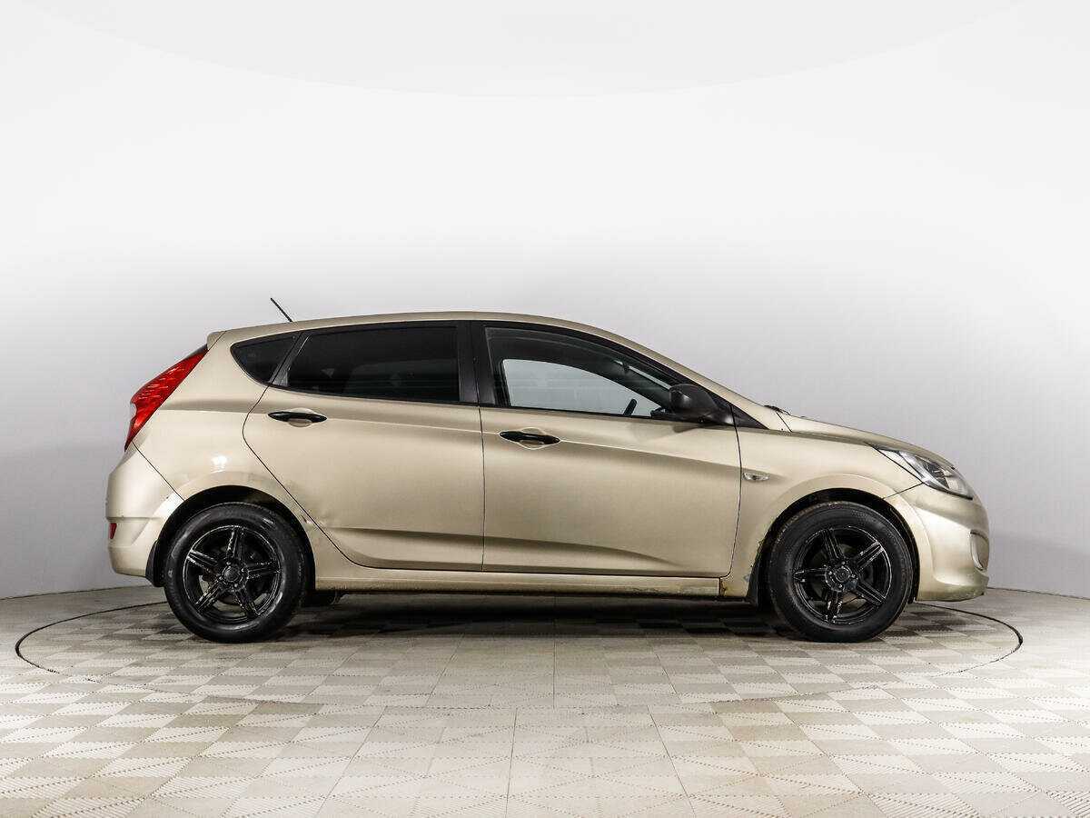 Hyundai Solaris с пробегом — 2013 год. Фото: #3