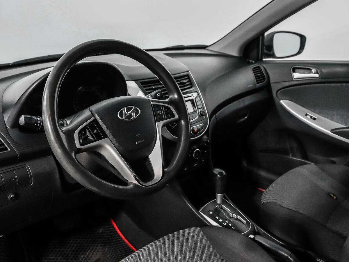 Hyundai Solaris с пробегом — 2013 год. Фото: #8