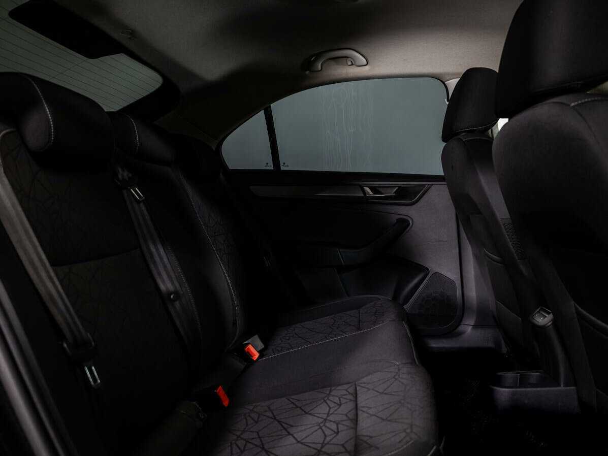 Skoda Rapid с пробегом — 2019 год. Фото: #8