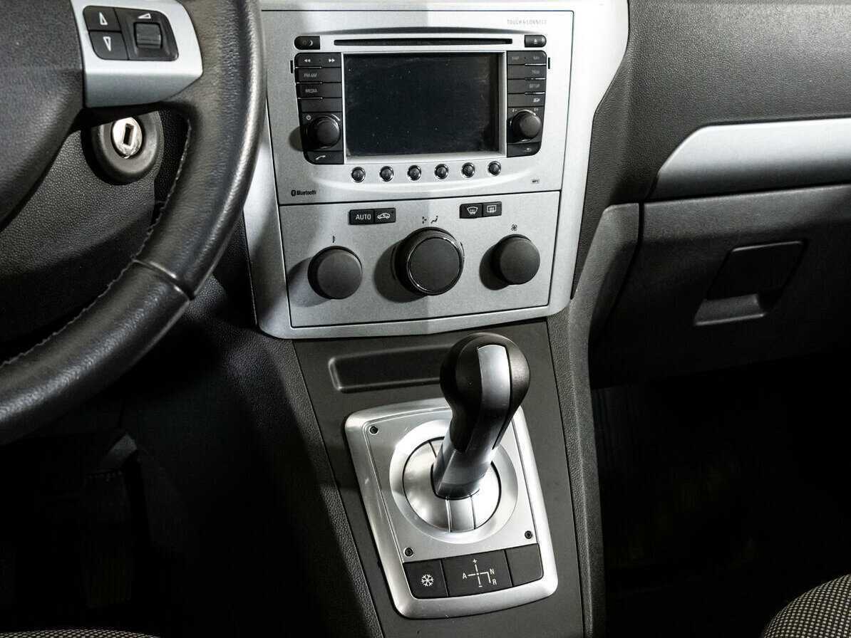 Opel Zafira с пробегом — 2012 год. Фото: #12