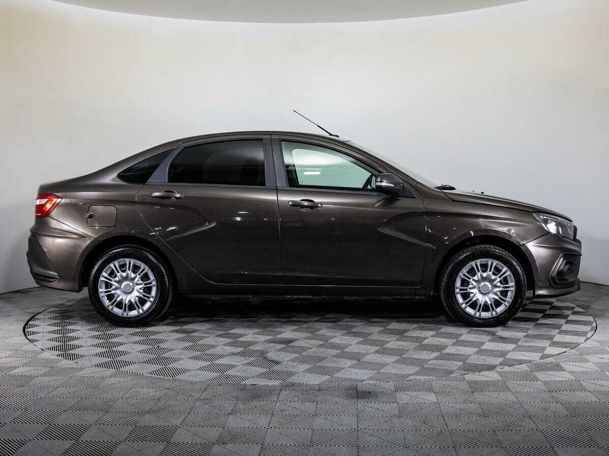 Lada (ВАЗ) Vesta с пробегом — 2016 год. Фото: #3