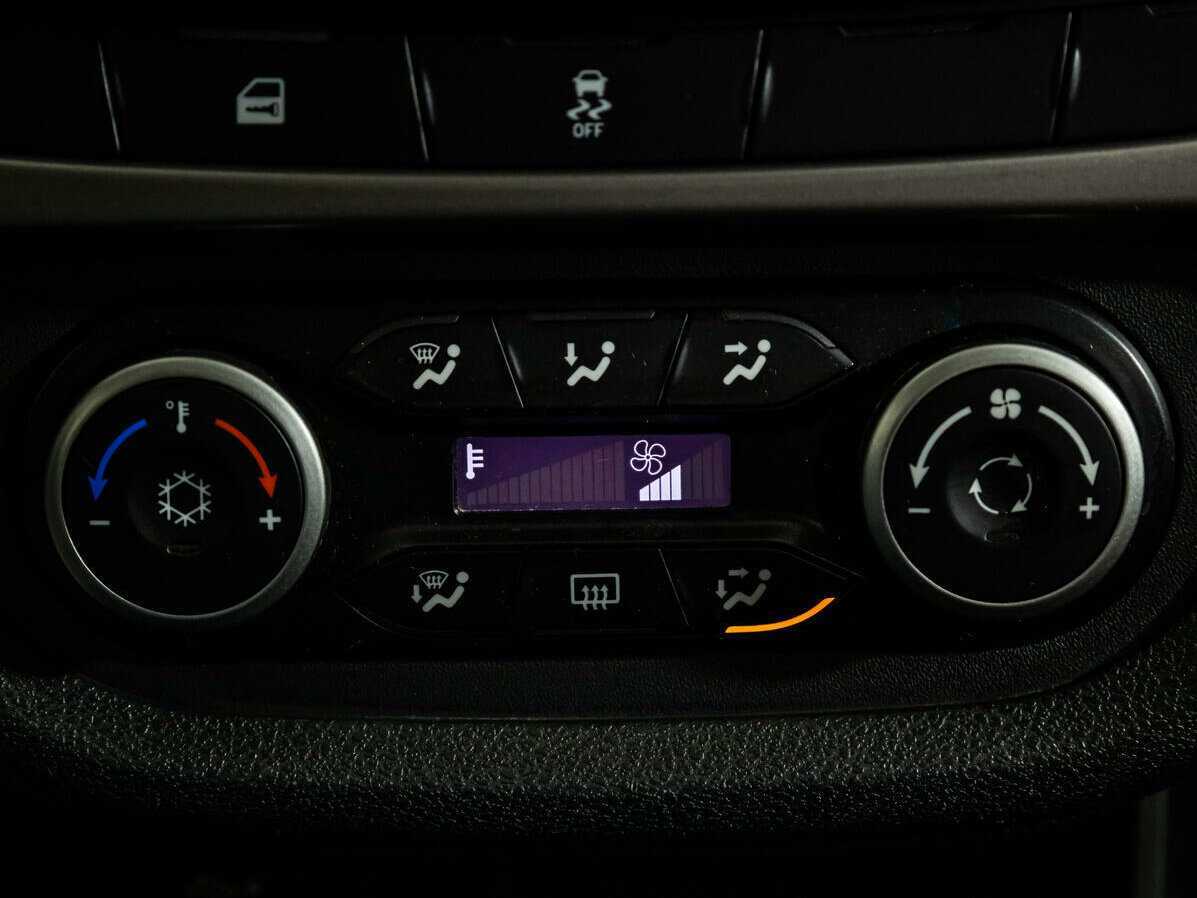 Lada (ВАЗ) Vesta с пробегом — 2016 год. Фото: #11