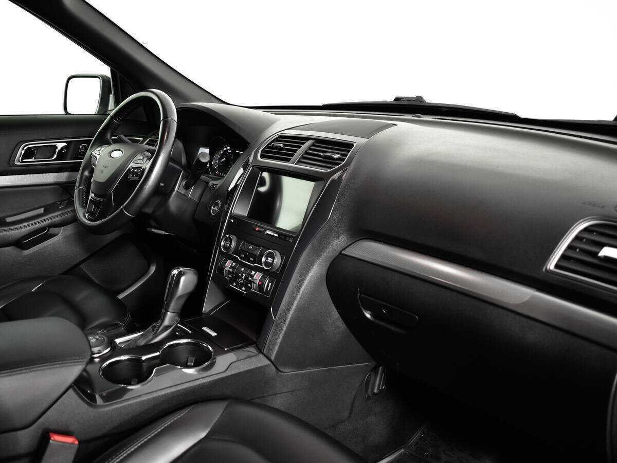 Ford Explorer с пробегом — 2019 год. Фото: #8