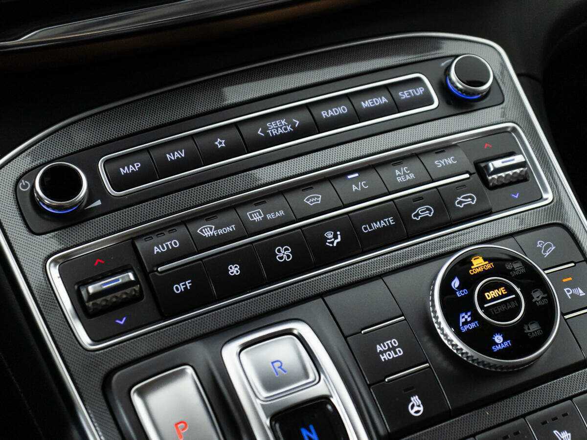 Hyundai Santa Fe с пробегом — 2022 год. Фото: #22