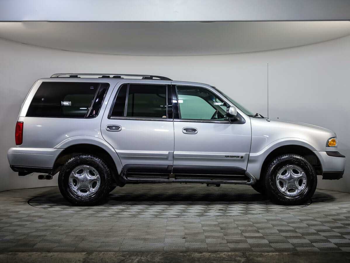 Lincoln Navigator с пробегом — 1999 год. Фото: #2
