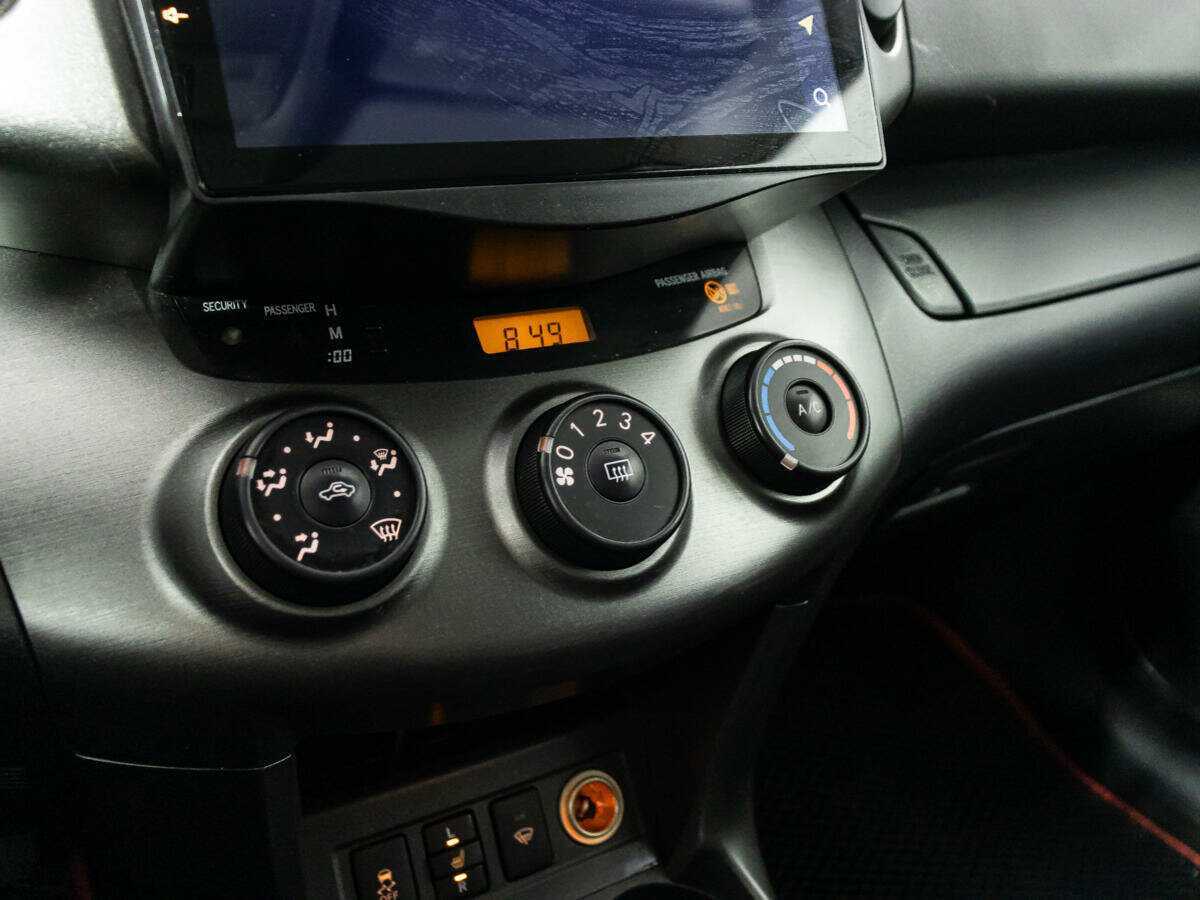 Toyota RAV4 с пробегом — 2010 год. Фото: #14