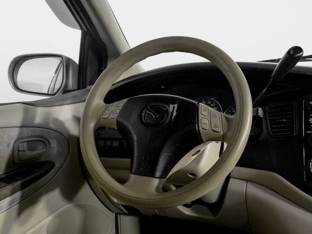 Mazda MPV с пробегом — 2003 год. Фото: #13
